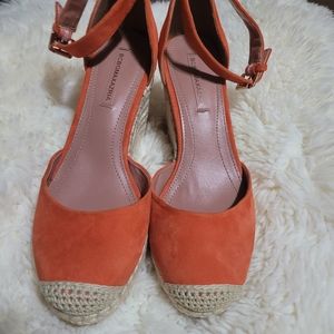 BCBG MAXAZRIA scallop goat leather wedges size 9